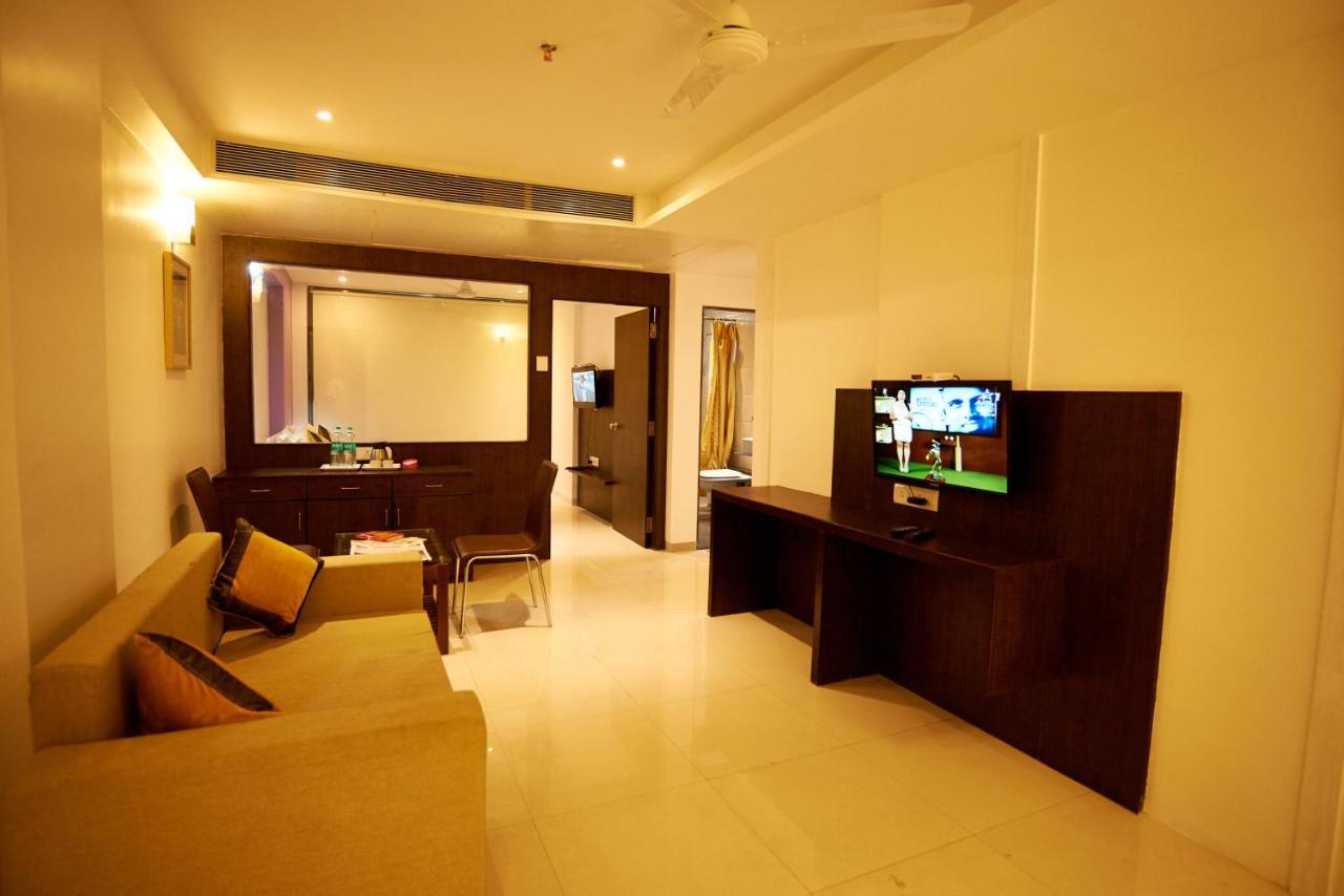 Hotel Golden View Shirdi Buitenkant foto
