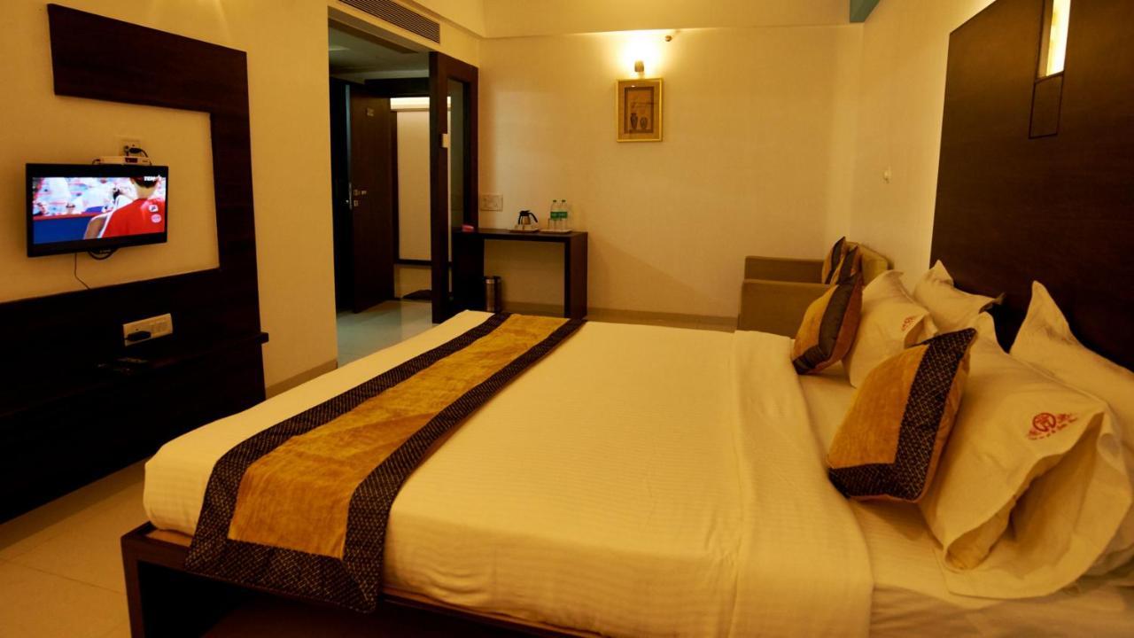 Hotel Golden View Shirdi Buitenkant foto