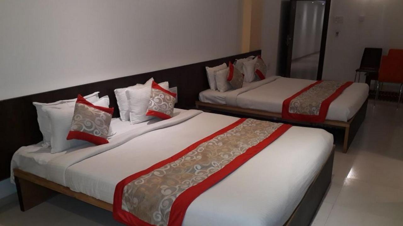 Hotel Golden View Shirdi Buitenkant foto