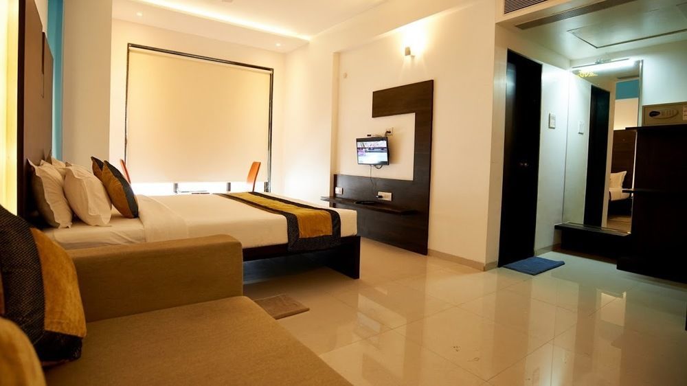 Hotel Golden View Shirdi Buitenkant foto