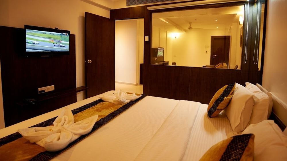Hotel Golden View Shirdi Buitenkant foto