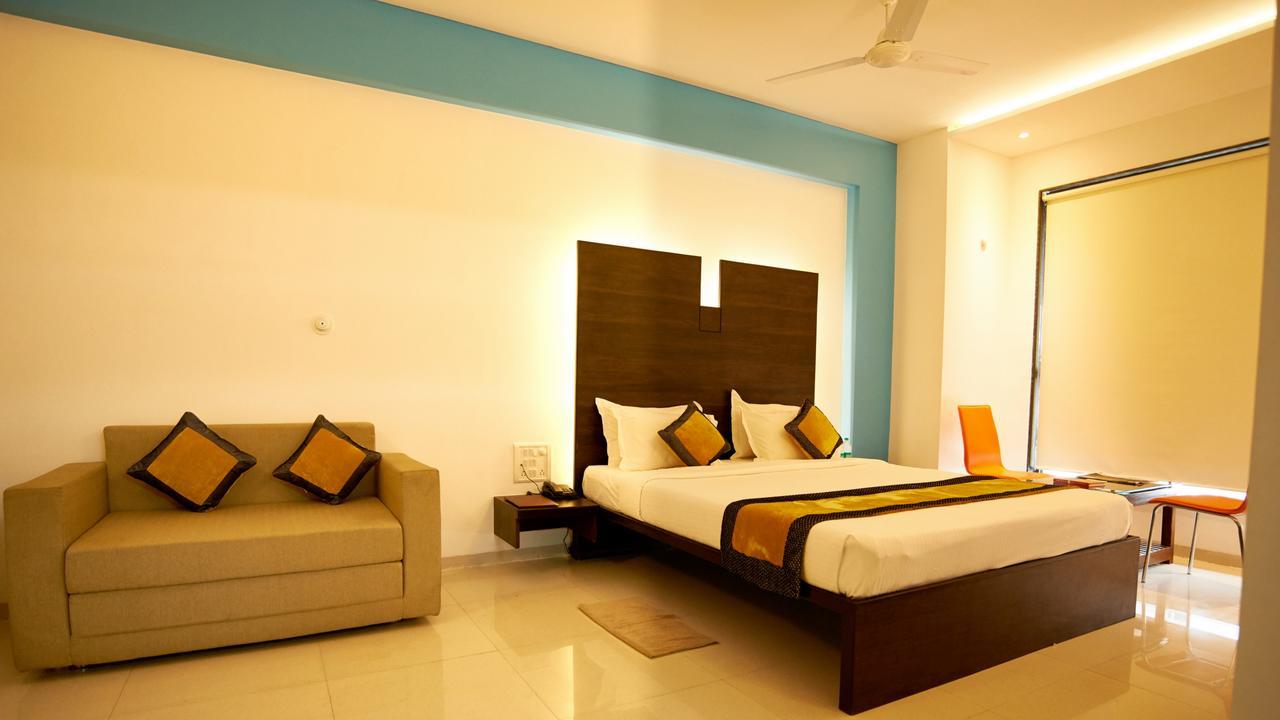 Hotel Golden View Shirdi Buitenkant foto