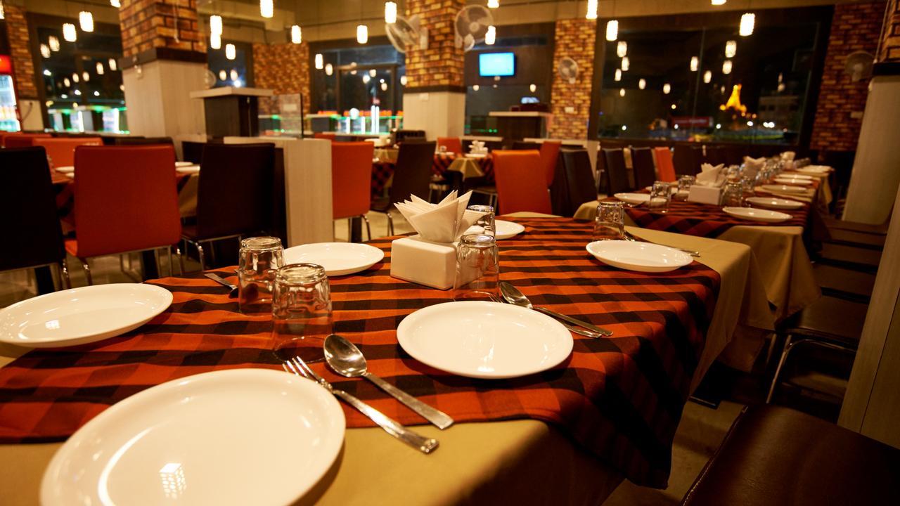 Hotel Golden View Shirdi Buitenkant foto