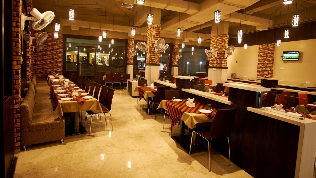 Hotel Golden View Shirdi Buitenkant foto