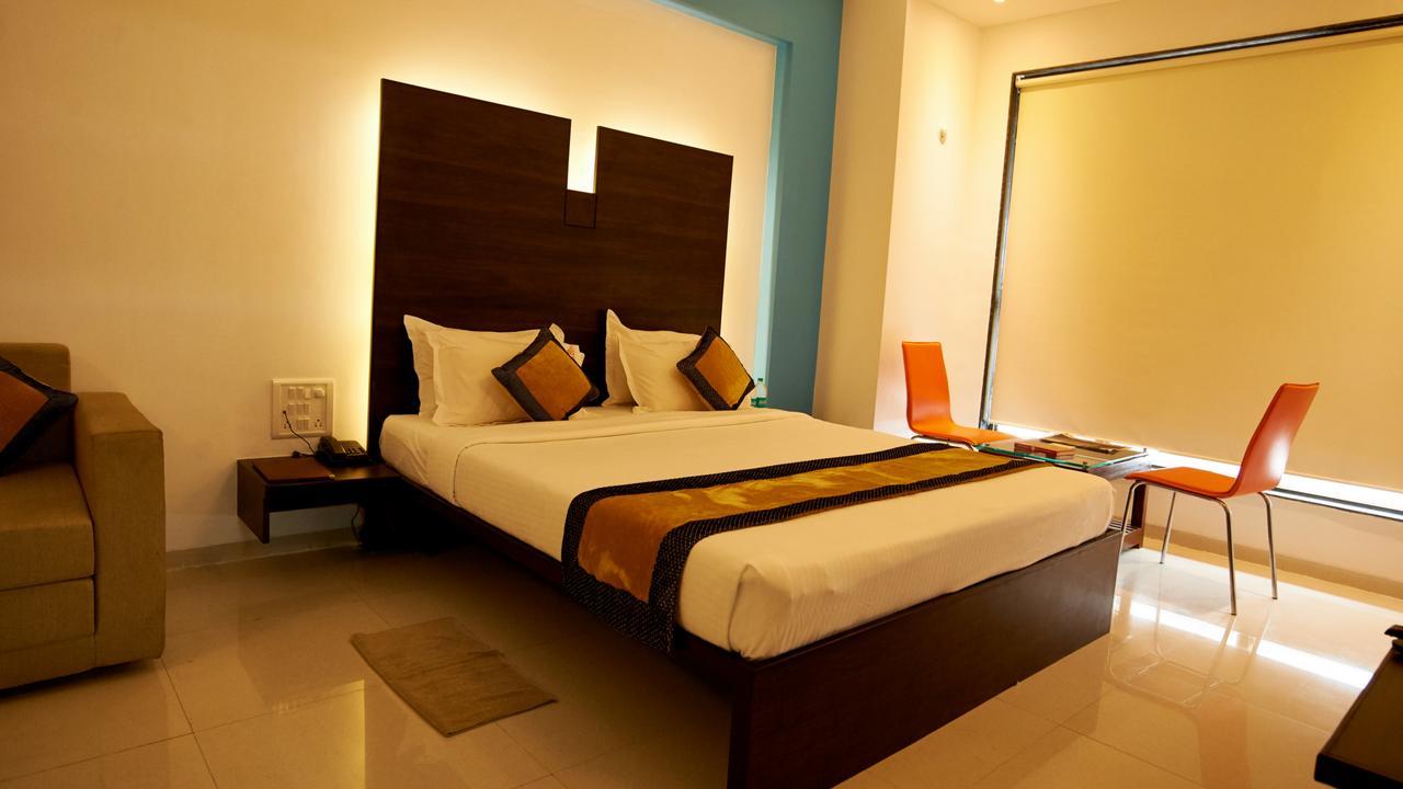 Hotel Golden View Shirdi Buitenkant foto