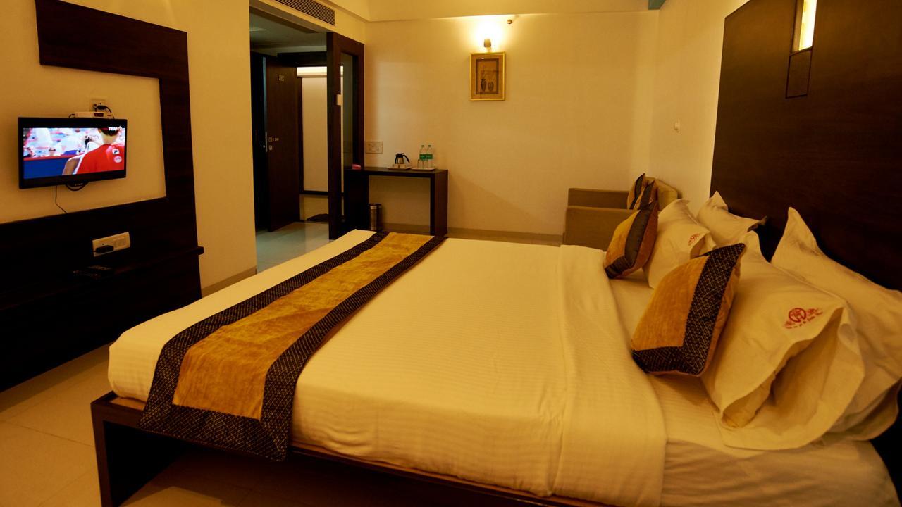 Hotel Golden View Shirdi Buitenkant foto