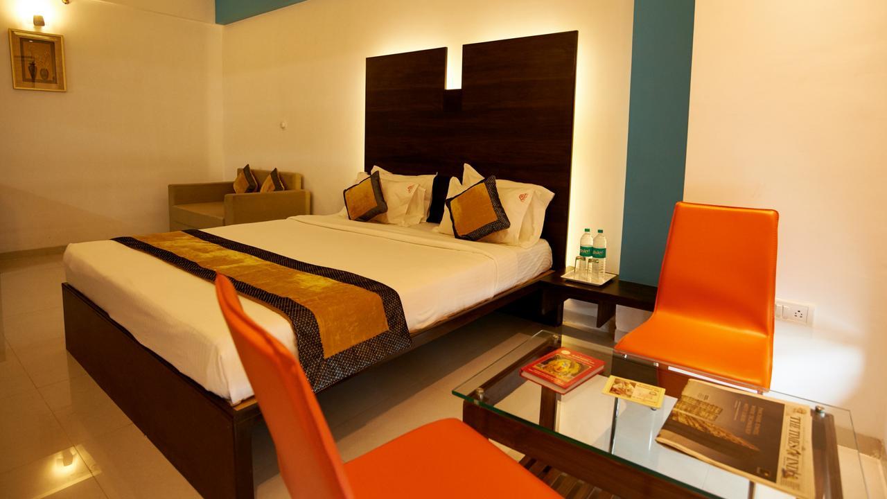 Hotel Golden View Shirdi Buitenkant foto