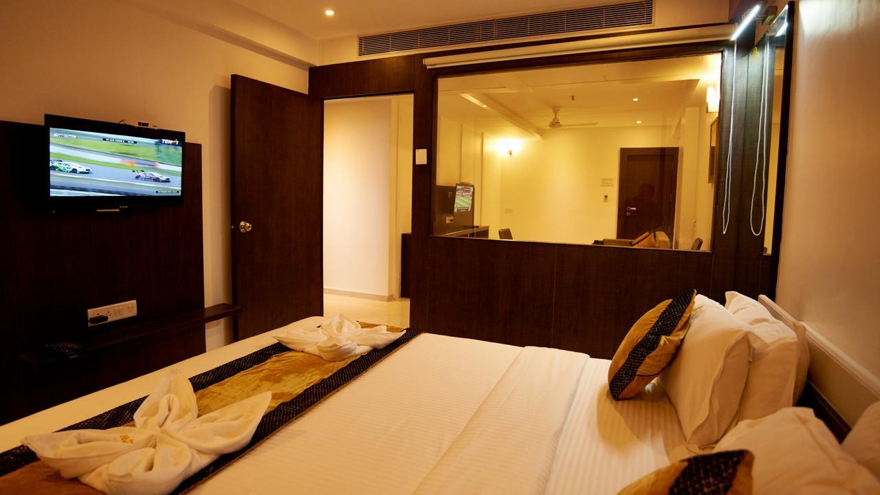 Hotel Golden View Shirdi Buitenkant foto