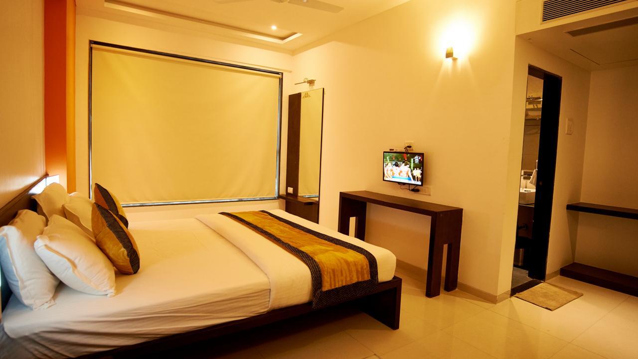 Hotel Golden View Shirdi Buitenkant foto