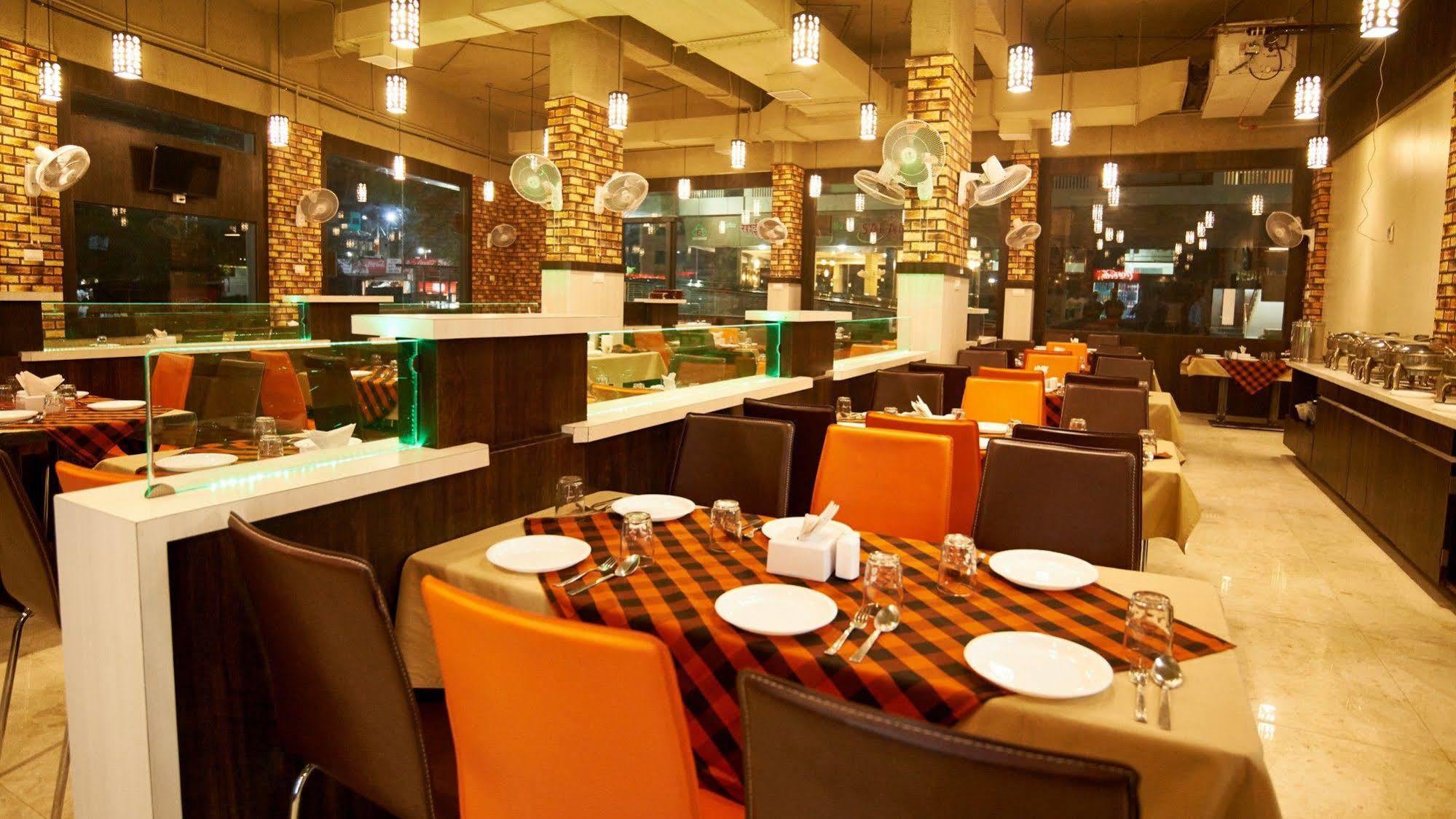 Hotel Golden View Shirdi Buitenkant foto