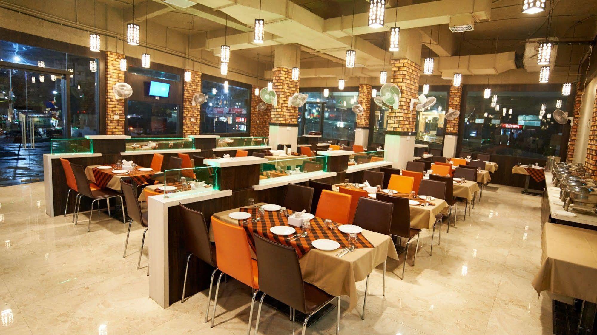 Hotel Golden View Shirdi Buitenkant foto