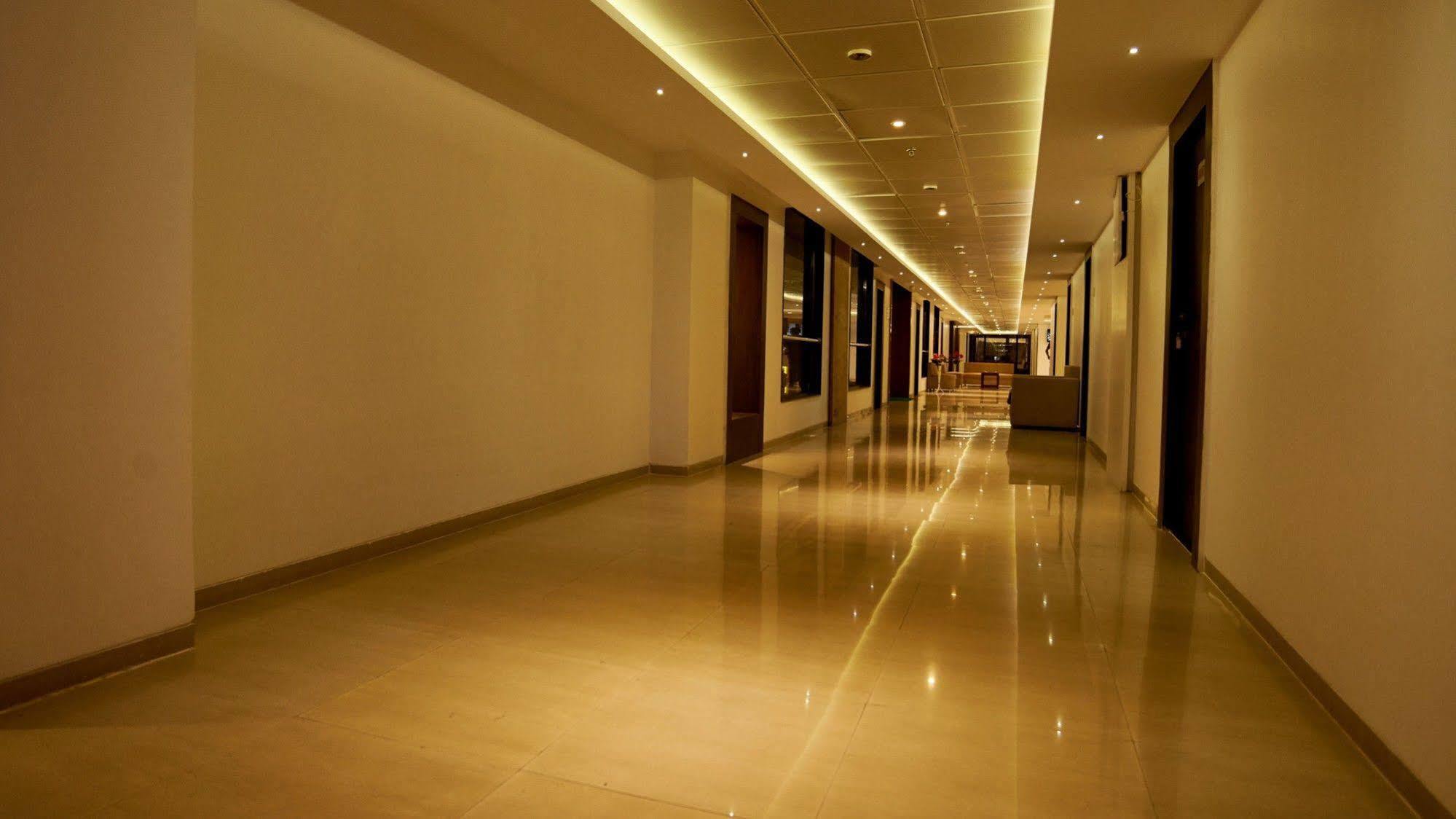 Hotel Golden View Shirdi Buitenkant foto